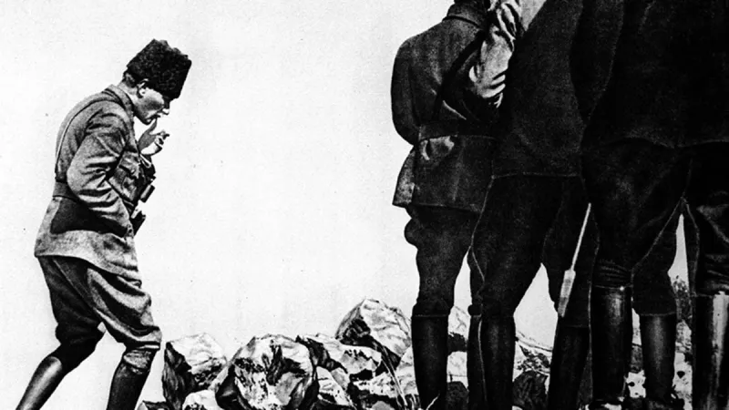 30 Ağustos Şiirleri: Yürekleri Coşturan En Güzel Zafer Bayramı Dizeleri!
