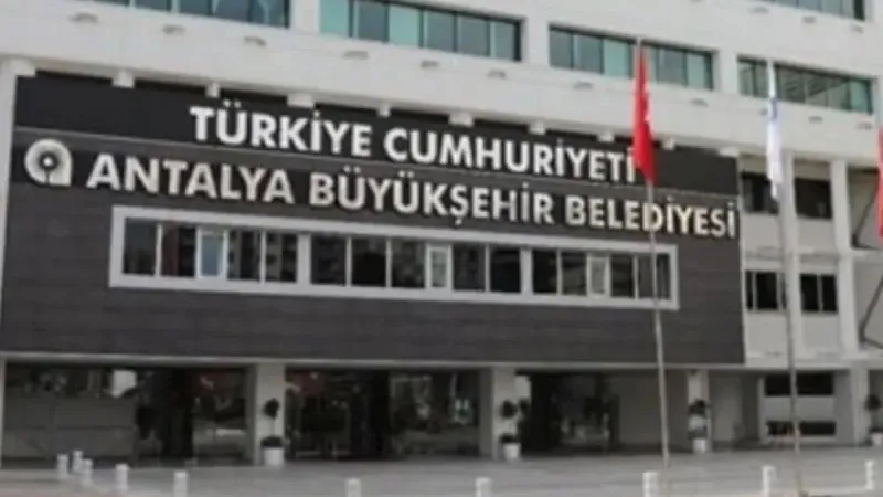 Antalya'da Rüşvet Operasyonu! 2 Büyükşehir Bürokratı Tutuklandı!