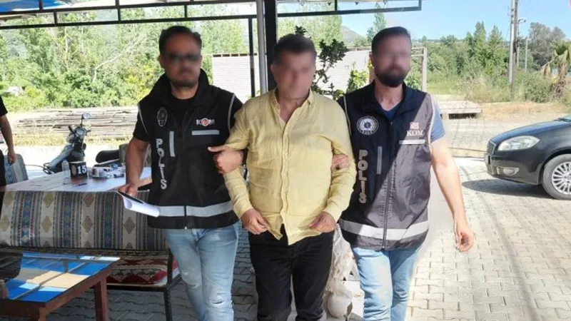 Borsa operasyonunda yeni gelişme: Örgüt ele başı ve 6 şüpheli yurt dışına kaçarken yakalandı