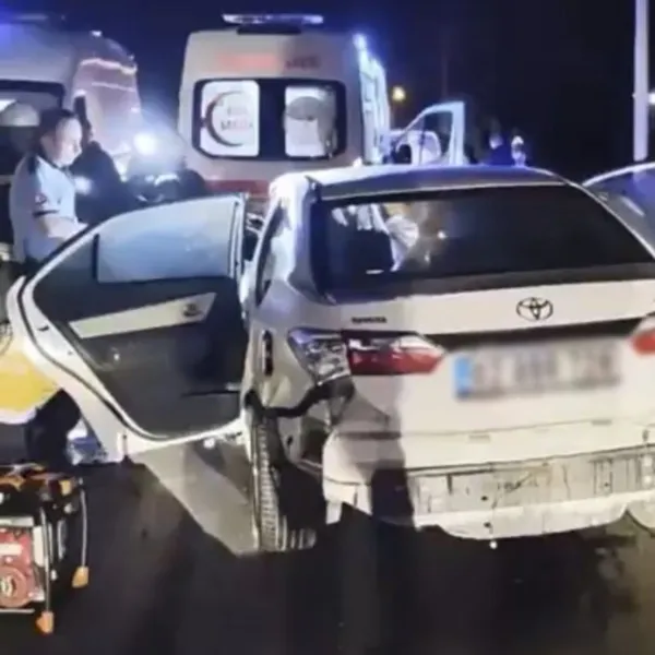 Çarpışan 2 otomobil takla attı: 1 ölü, 3 ağır yaralı