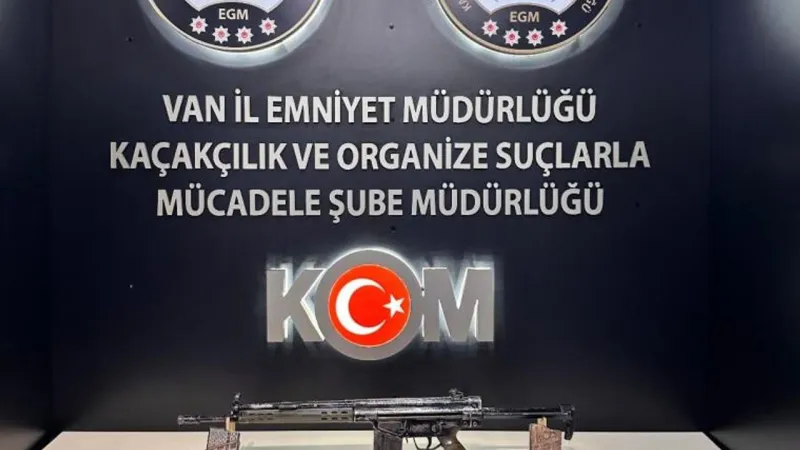 Van'da Evden Cephanelik Çıktı! El Bombaları ve Tüfekler Şoke Etti