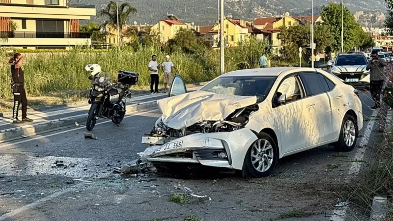 Fethiye'de otomobiller çarpıştı: 1 ölü, 3 yaralı