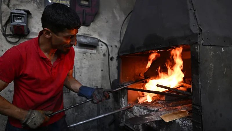 Gaziantep'te Demirci Ustalarından Kelle Mesaisi! Şaşırtan Görüntüler
