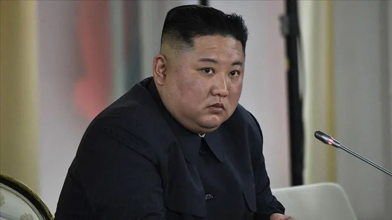 Kuzey Kore'den Füze Şovu! Trump Ziyareti Öncesi Gerilim Tırmanıyor