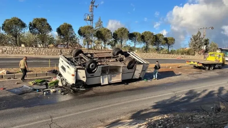 Hatay'da Feci Kaza! İşçi Servisi Devrildi: 25 Yaralı!