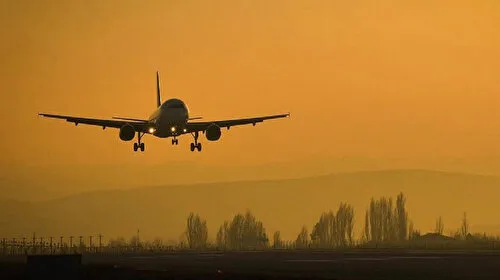 Havada dehşet anları: ABD-Hollanda seferini yapan uçak şiddetli türbülansa girdi, 25 kişi yaralandı