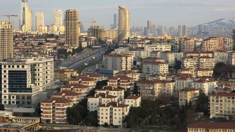 İstanbul'da fiyat uçurumu, merkezde dolar çeperlerde TL