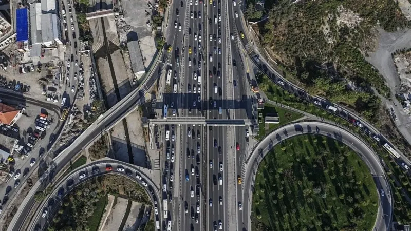 İstanbul Trafik Alarmı! Yoğunluk %72'ye Fırladı!