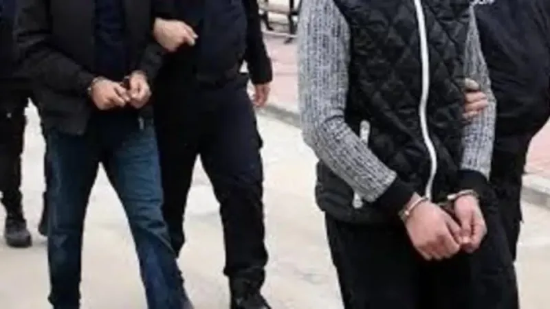İzmir'de FETÖ Operasyonu! 6 İlde Şafak Baskını: 40 Gözaltı Şoku!