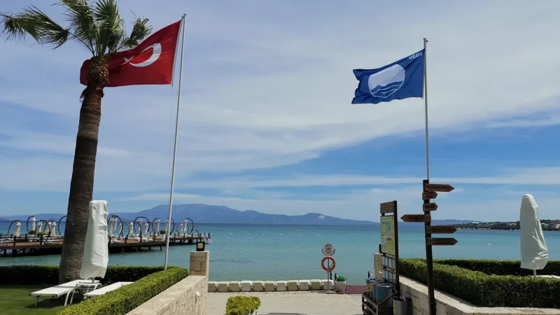 İzmir'de Deniz Kaynıyor! Sıcaklık Rekoru Kırıldı