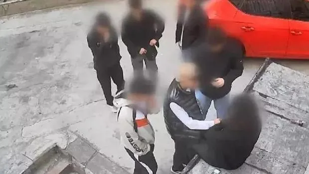 Kadıköy'de Gasp Şoku! Çocuk Hırsızdan Şok İtiraf: Beni Onlar Teşvik Etti