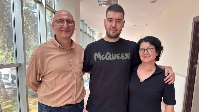 Kalbi 6 Kez Duran Gençten Mucize: Hayata Tutundu!