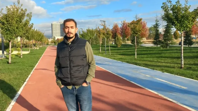 Kamyonet ile motosiklet çarpıştı: 1 ölü 1 yaralı
