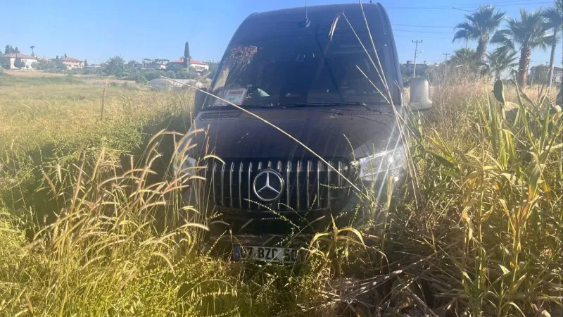 Manavgat'ta otomobil ile elektrikli bisiklet çarpıştı