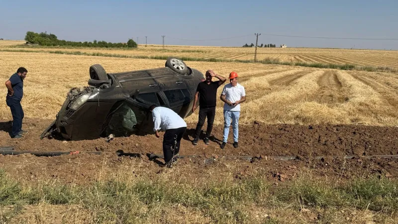 Mardin'de Feci Kaza! Otomobil Tarlaya Uçtu: Baba Kız Yaralı!