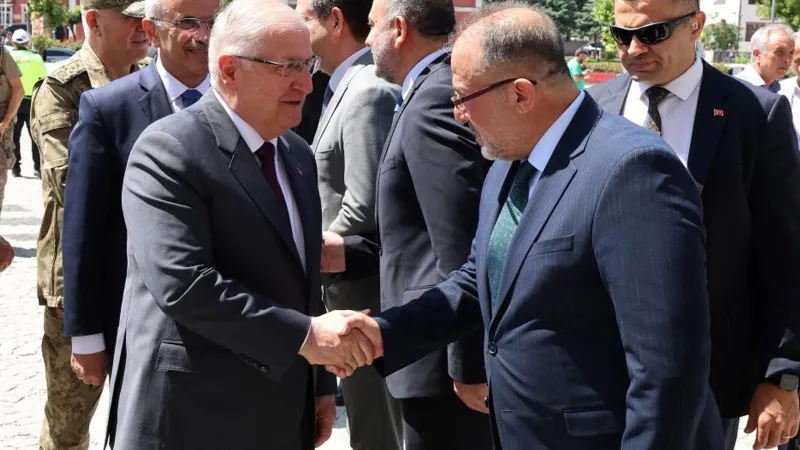 Milli Savunma Bakanı Güler, 2'nci Ordu Komutanlığında inceleme ve denetlemelerde bulundu