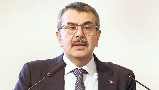 Bakan Tekin’den Özel’e yanıt: O ‘jammer’ sınavlar için