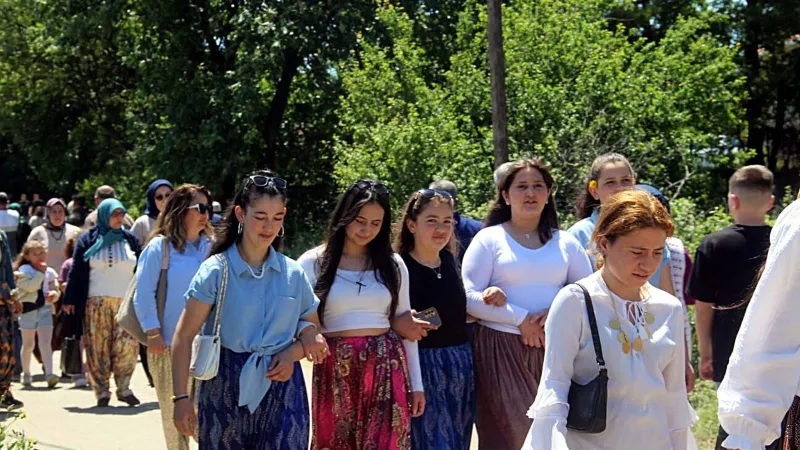 Çanakkale'de Aşıklar Sokağı: Evlilik Hayaliyle Gençler Akın Etti!
