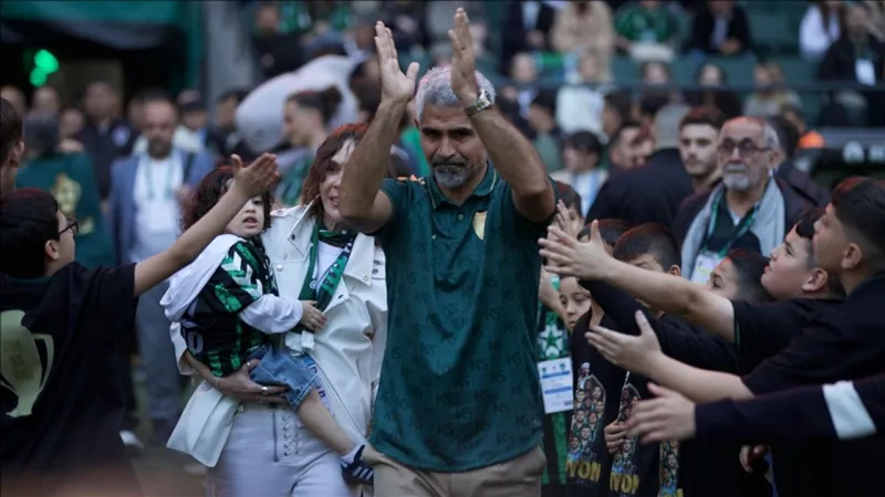 Kocaelispor'da Şok Ayrılık! İsmet Taşdemir Gitti Mi?
