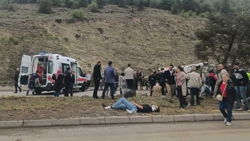 Isparta'da Feci Kaza! Otobüs Devrildi, 16 Yaralı! Şok Detaylar