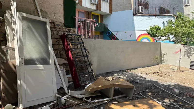 Kreşte Korkunç Anlar: 5 Yaşındaki Çocuk İnşaat Alanına Düştü!
