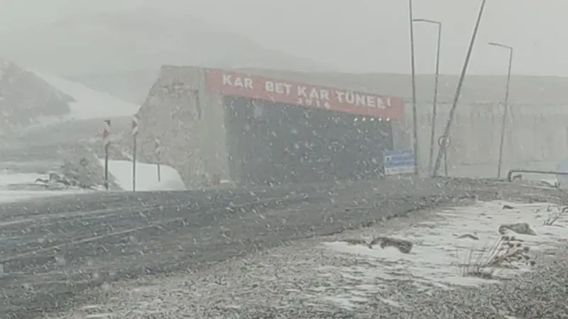 Karabet Geçidi'nde Kar Sürprizi! Sürücüler Şoke Oldu