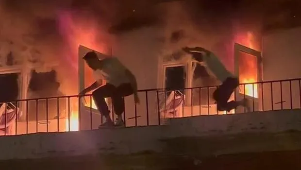 Kocaeli'de Yangın Dehşeti! Komşu Alevlerden Kaçarken Balkondan Atladı