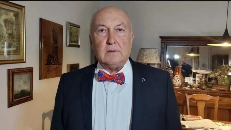Övgün Ahmet Ercan'dan Üzen Haber: Beyin Kanaması mı Geçirdi?