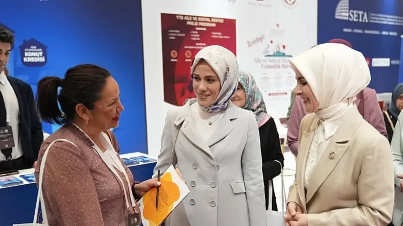 NUN Eğitim ve Kültür Vakfı Yönetim Kurulu Başkanı Esra Albayrak'tan "Dijital bağımlılık" mesajı: Aileler, aynı evin içinde farklı dijital evrenlerde yaşıyor