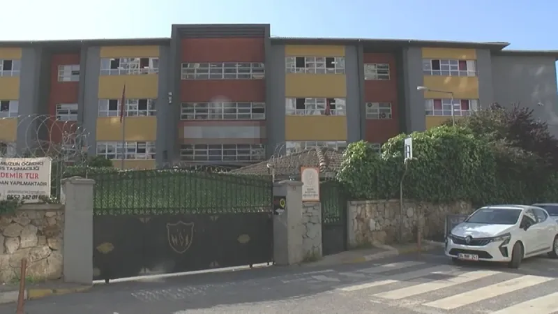 Liseli dehşeti! Arkadaşını bıçakladı, sır gibi kaçtı!