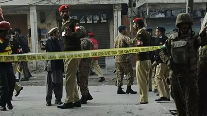 Pakistan'da bombalı saldırı: Çok sayıda ölü ve yaralı var