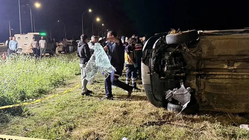 Sakarya'da Ölümcül Kaza: Ticari Araç Devrildi!