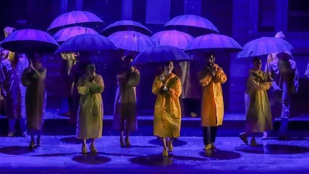 Samsun Kültür Yolu Festivali’nde Türkiye’de bir ilk: “Singin’ in the Rain sahnelendi, sahnede yağmur yağdırıldı
