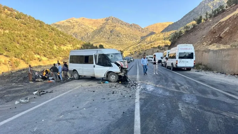Şırnak'ta Minibüs Faciası! 11 Yaralı, Son Durum Ne?