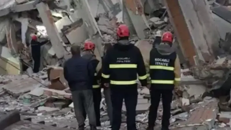 Gebze'de Bina Çöktü! Enkaz Altında Kaç Kişi Var? Son Dakika