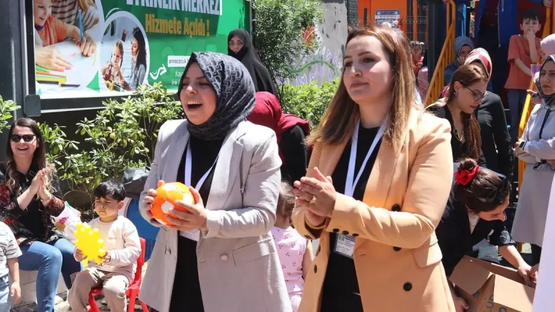 Türkiye’nin ilk anne-çocuk etkinlik merkezi Bahçelievler'de açıldı